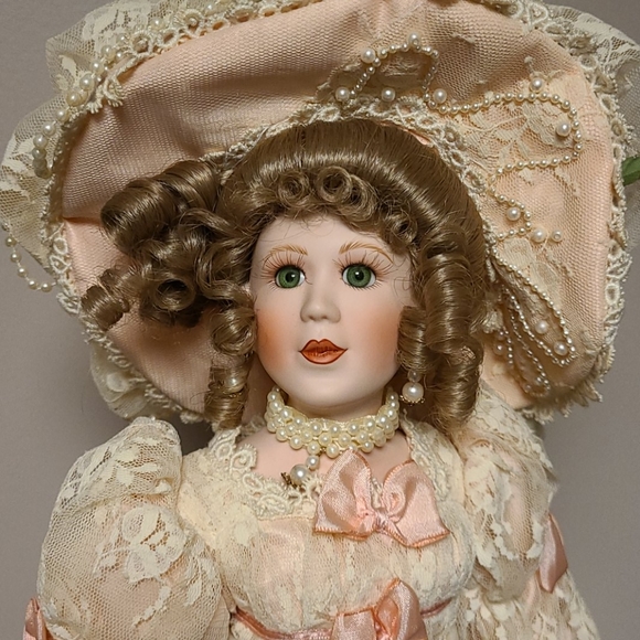 Maryse Nicole Franklin Mint LE Marguerite